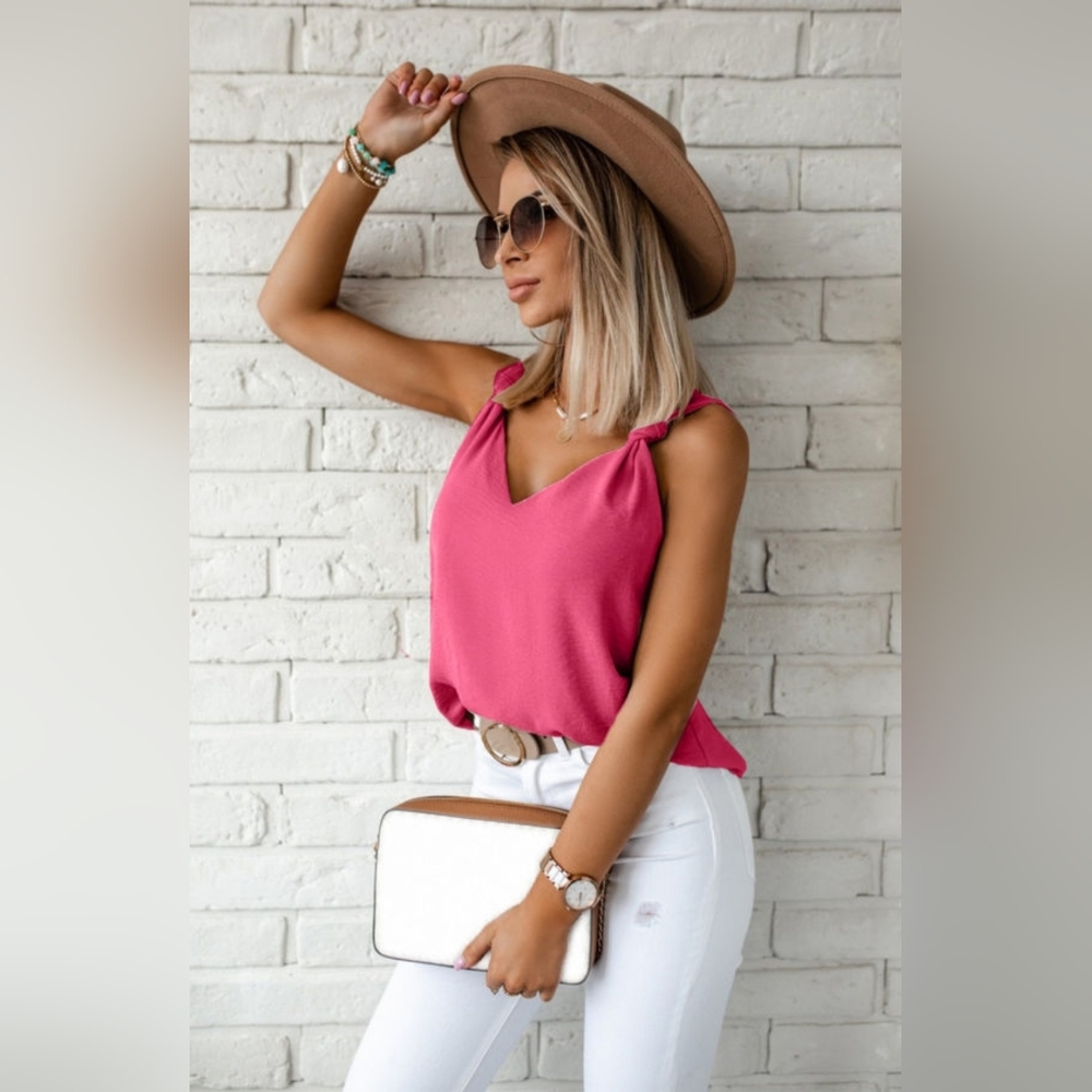 💕🎉HP💕🎉V Neck Knotted Tank Top - Picture 3 of 7